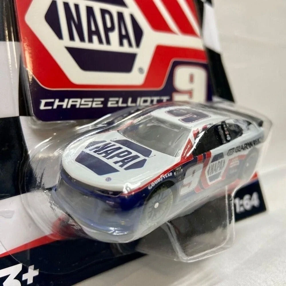 Nascar Authentics‎ Chase Elliott #9 NAPA 1:64 Chevrolet Camaro 2023 Wave 01 NIP